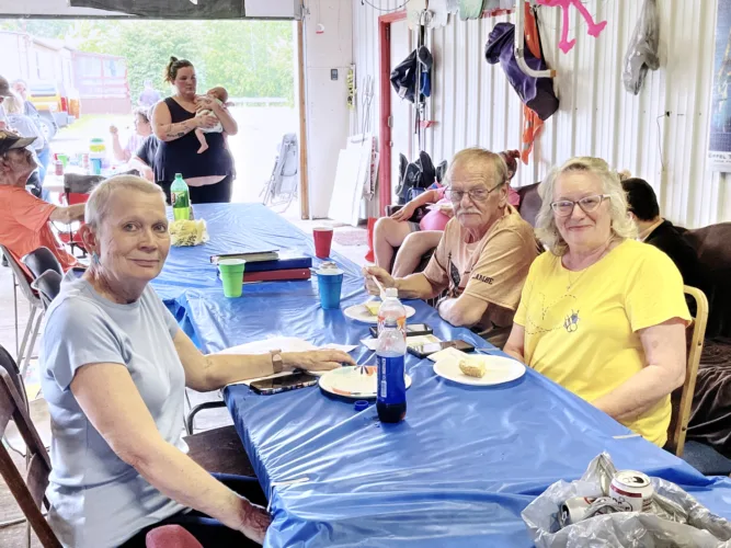 Chalker, Norton, Viets families reunite for 147th family gathering